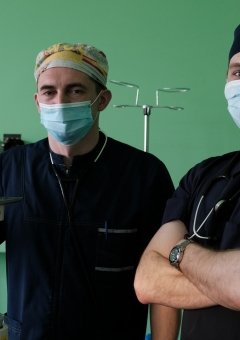 Anestesiologist Dr. Rostyslav Voloschuk and Ukrainian team